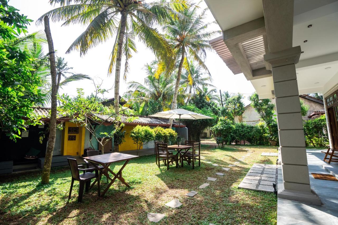 Plantation Surf Inn & Restaurant - มิดิกามาอีสต์ ภายนอก รูปภาพ