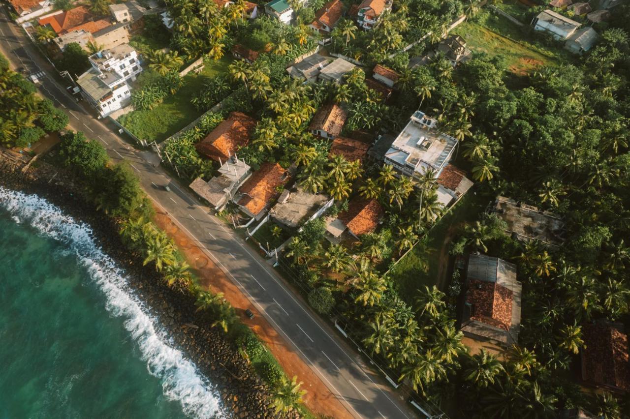 Plantation Surf Inn & Restaurant - มิดิกามาอีสต์ ภายนอก รูปภาพ