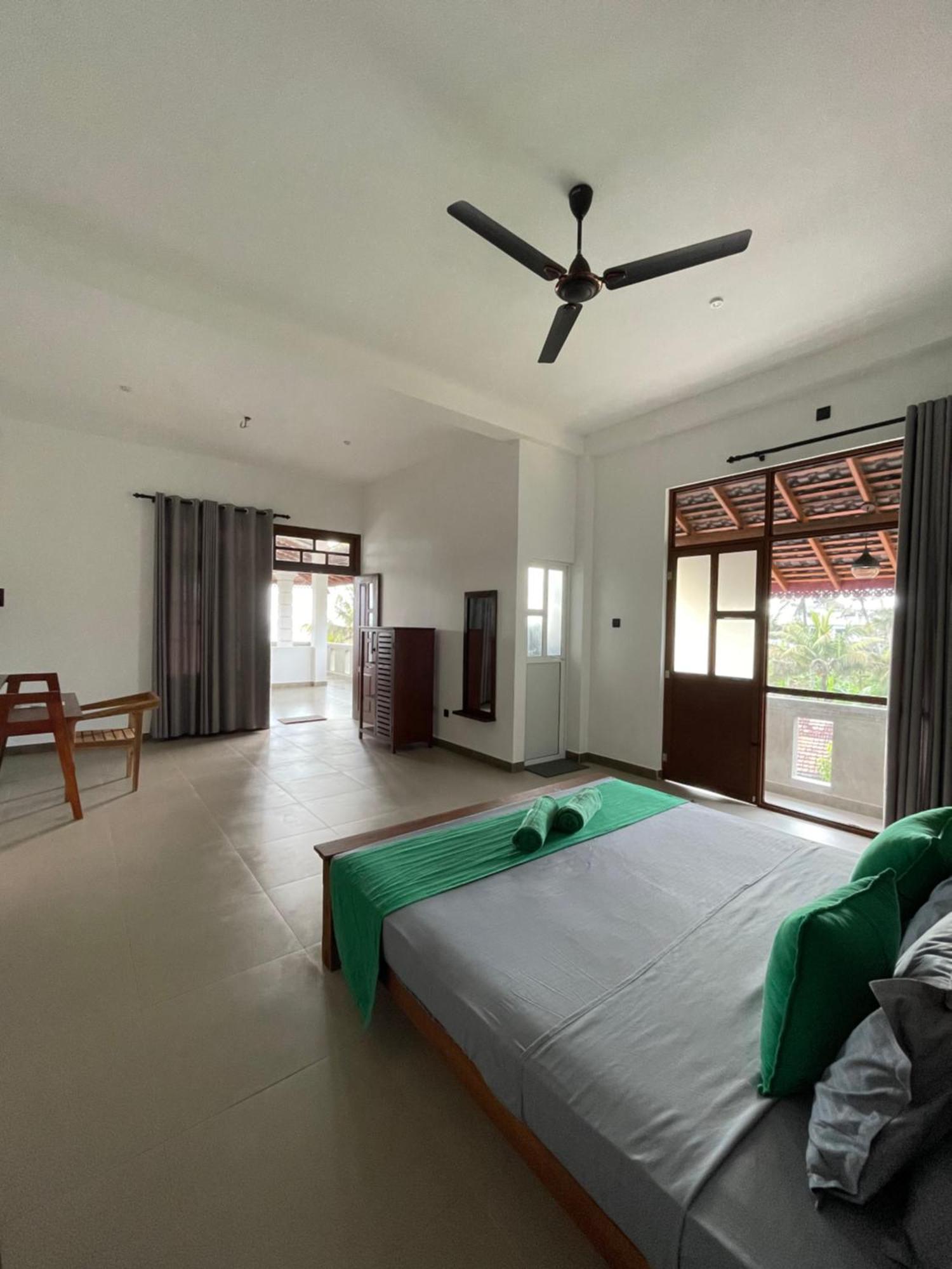 Plantation Surf Inn & Restaurant - มิดิกามาอีสต์ ภายนอก รูปภาพ