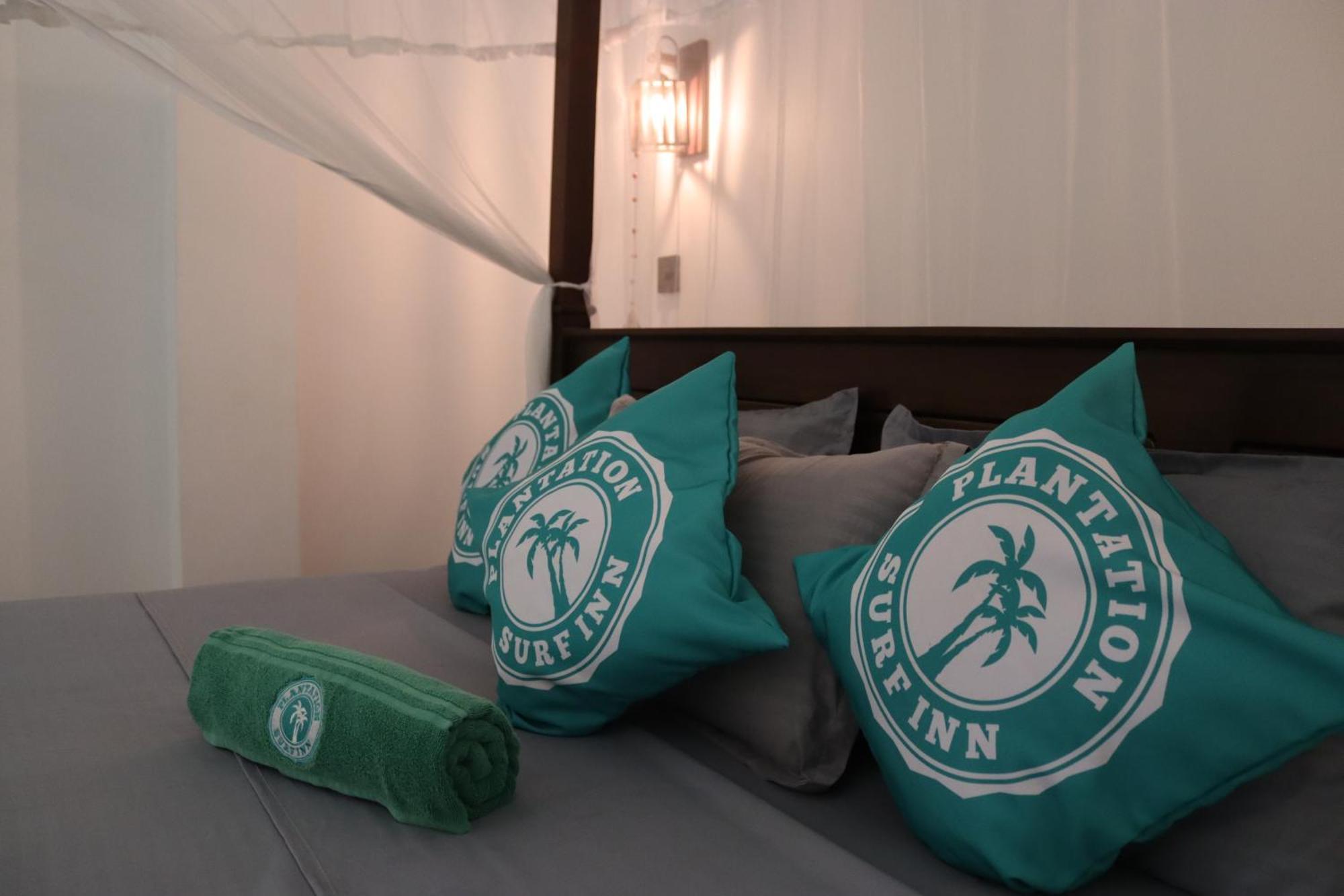 Plantation Surf Inn & Restaurant - มิดิกามาอีสต์ ภายนอก รูปภาพ