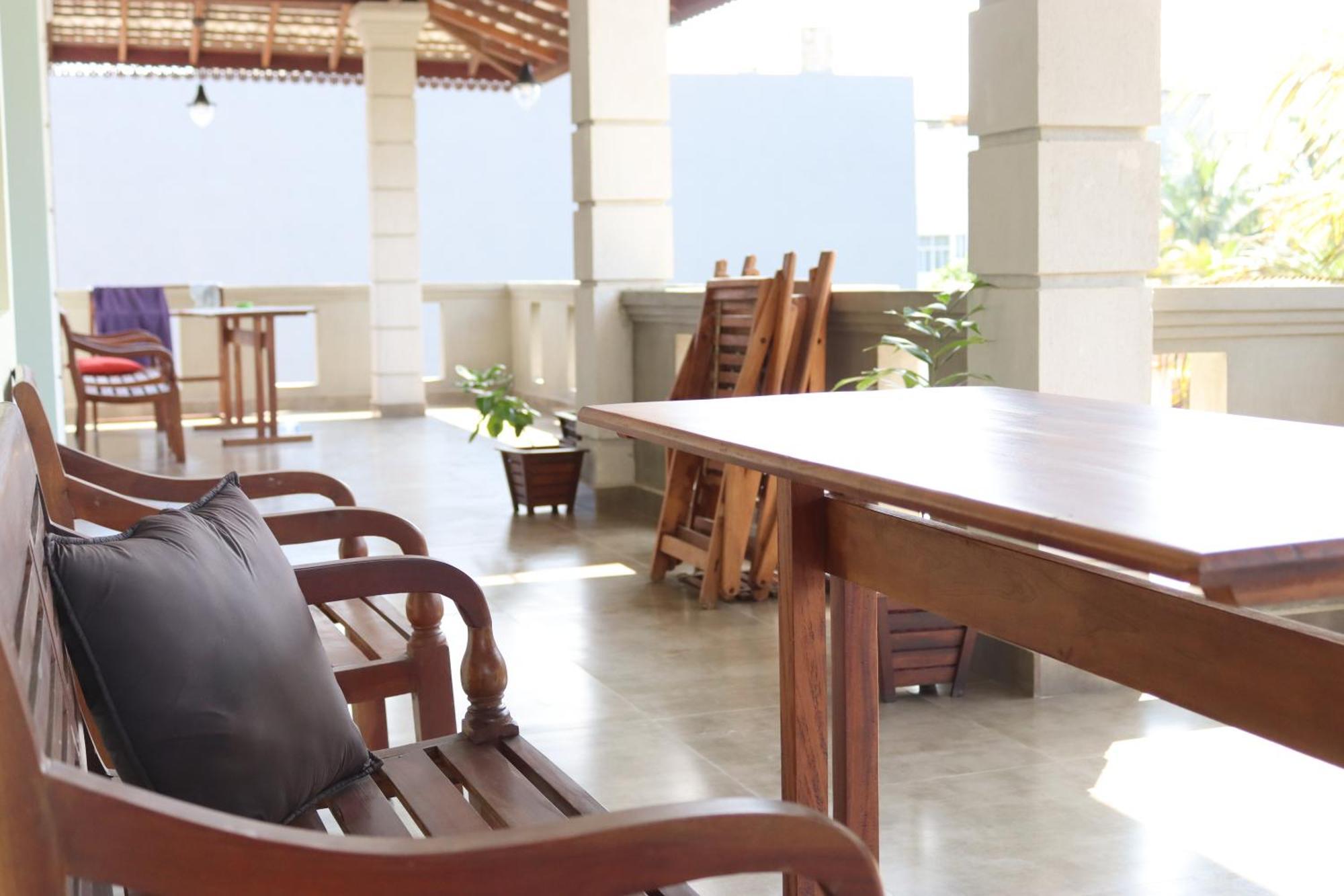 Plantation Surf Inn & Restaurant - มิดิกามาอีสต์ ภายนอก รูปภาพ