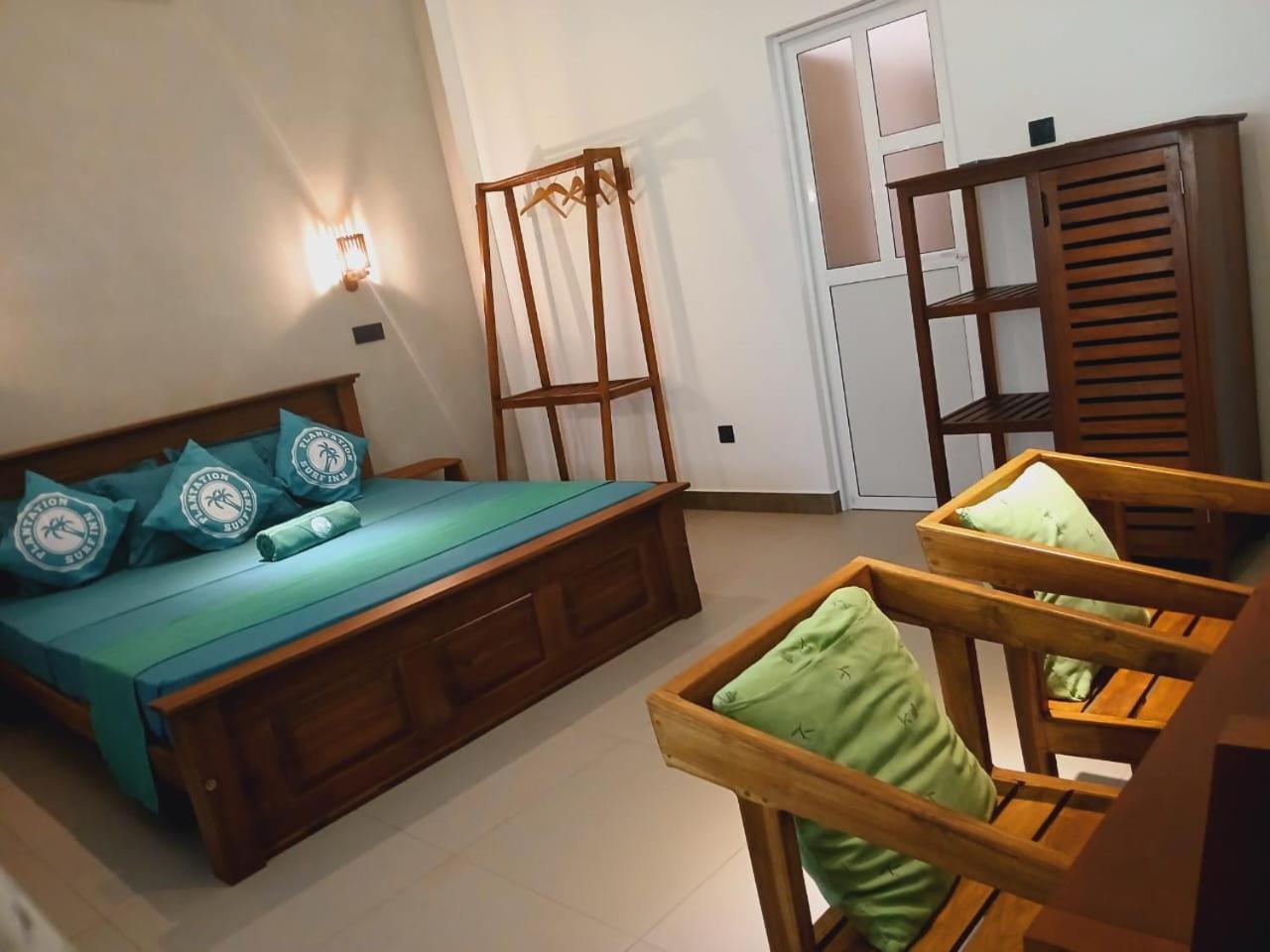 Plantation Surf Inn & Restaurant - มิดิกามาอีสต์ ภายนอก รูปภาพ