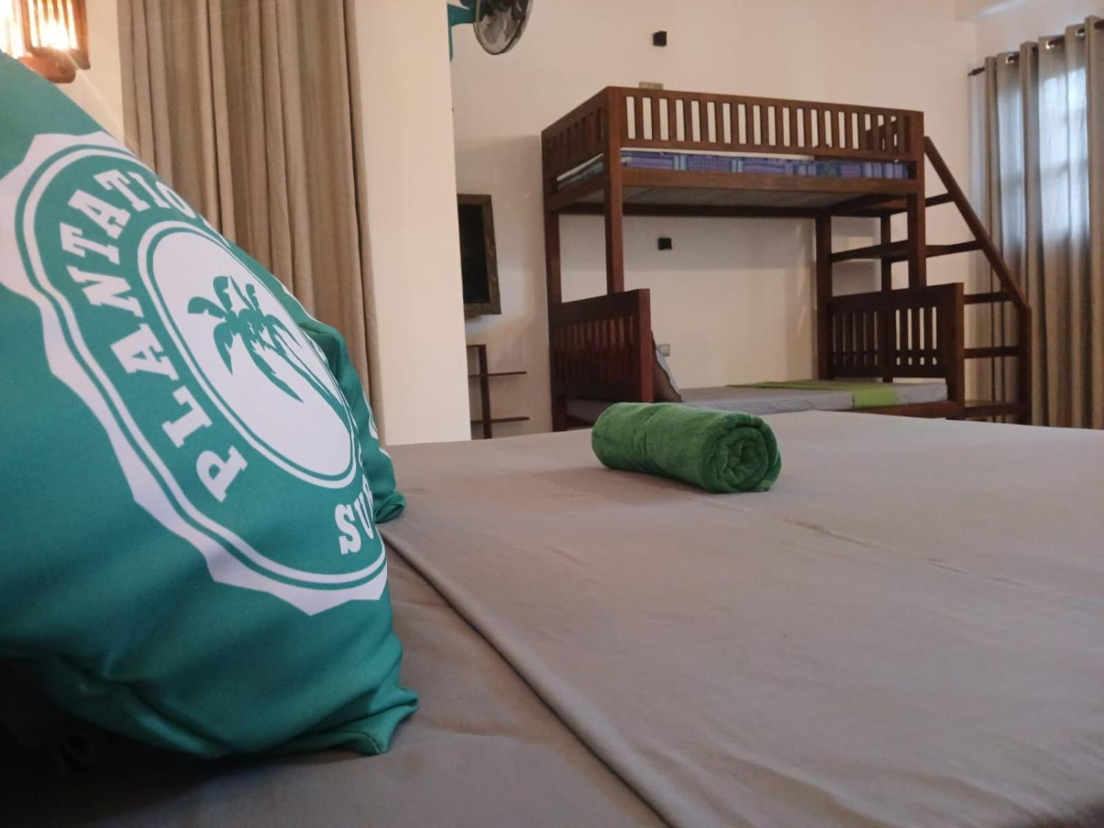 Plantation Surf Inn & Restaurant - มิดิกามาอีสต์ ภายนอก รูปภาพ