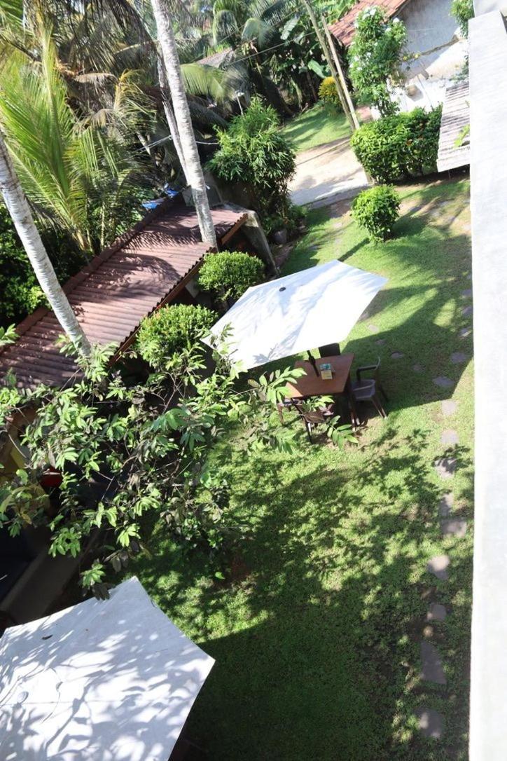 Plantation Surf Inn & Restaurant - มิดิกามาอีสต์ ภายนอก รูปภาพ